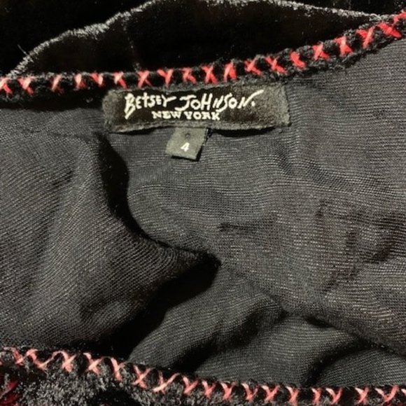 Betsey Johnson 4 black & red - Picture 7 of 11